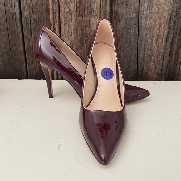 Nine West burgundy patent leather pumps - Picture 2 of 8